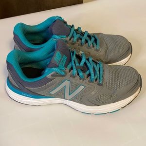New Balance 560v7 size 9